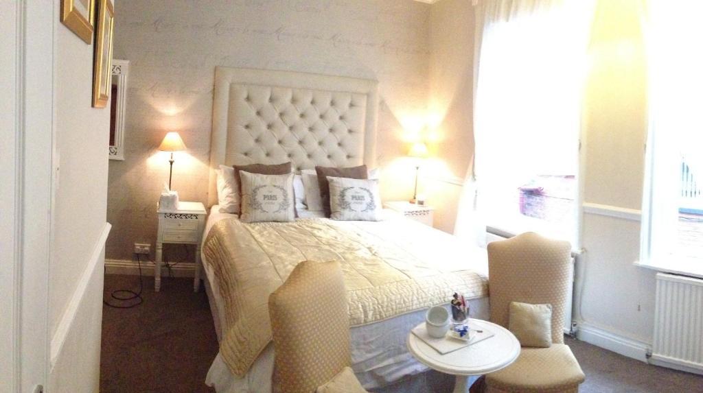 The Hollies Bed & Breakfast Fulford  Room photo